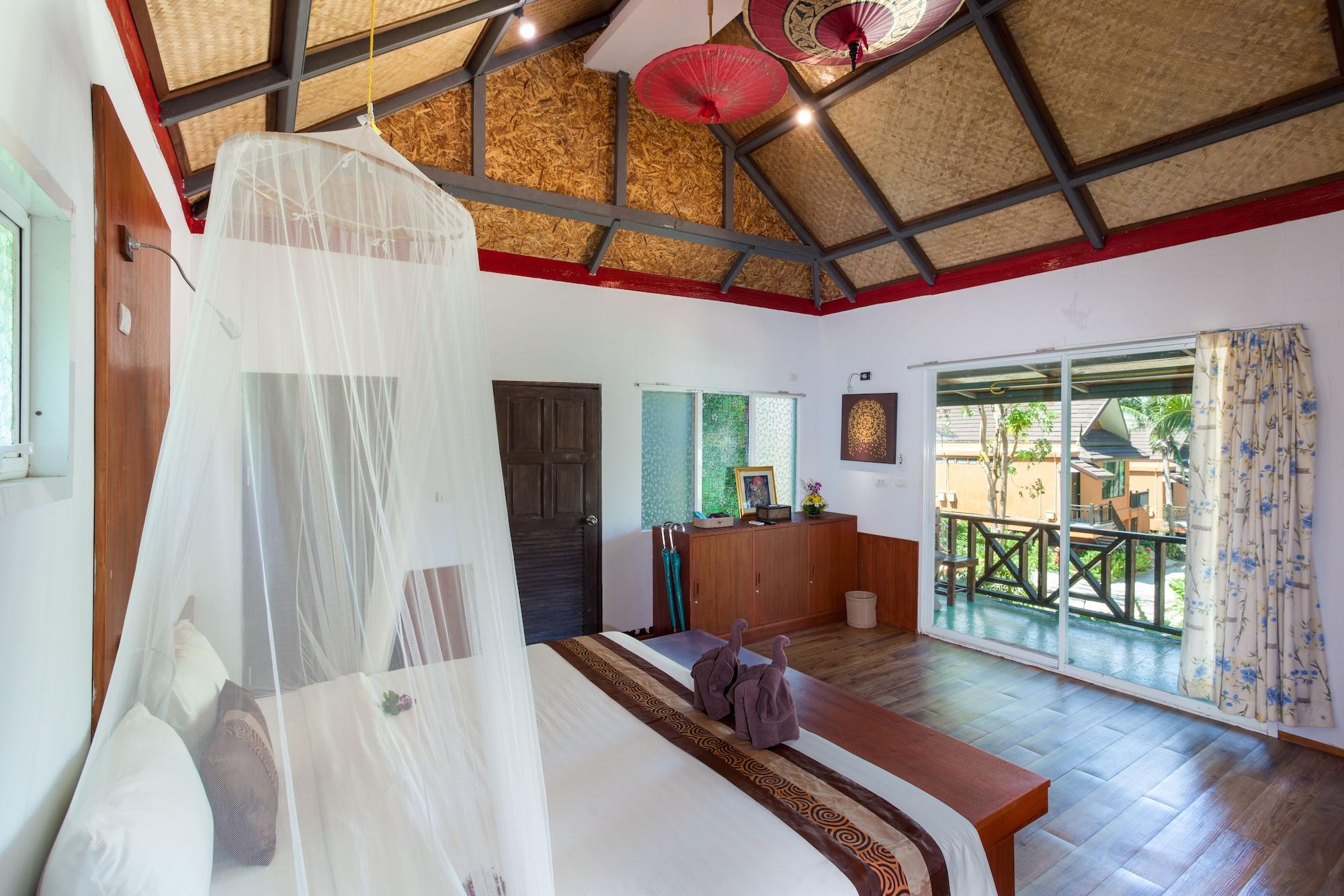Phi Phi Long Beach Resort & Villa Exterior photo