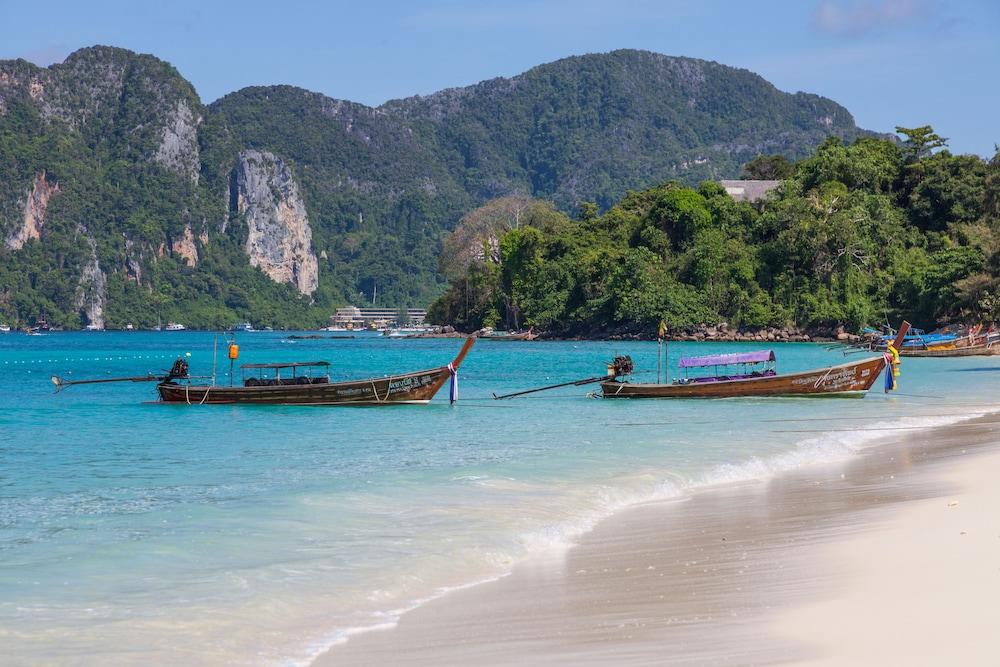 Phi Phi Long Beach Resort & Villa Exterior photo