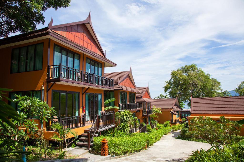 Phi Phi Long Beach Resort & Villa Exterior photo