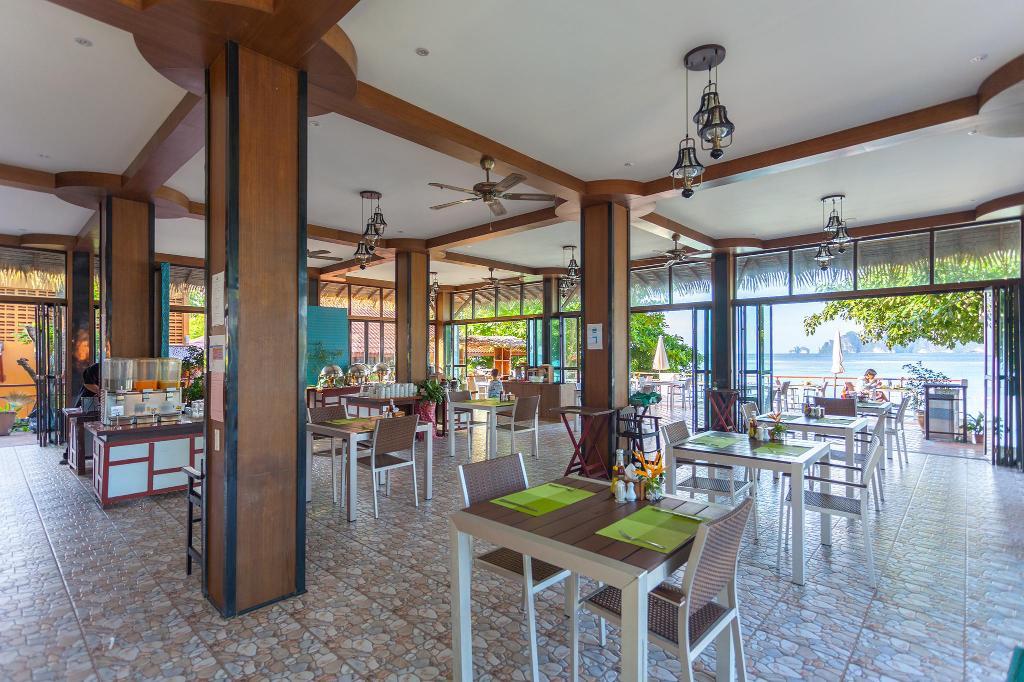 Phi Phi Long Beach Resort & Villa Exterior photo