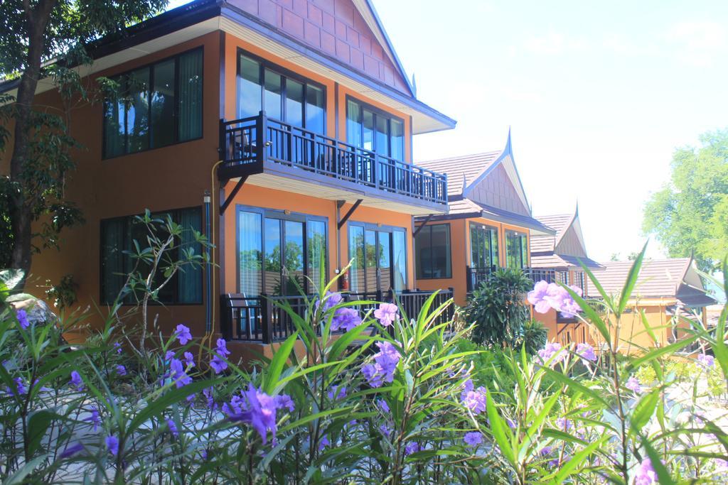 Phi Phi Long Beach Resort & Villa Exterior photo