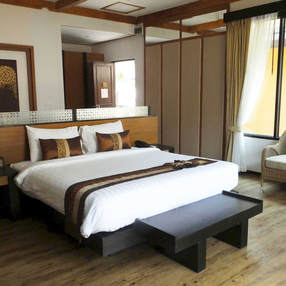 Phi Phi Long Beach Resort & Villa Exterior photo