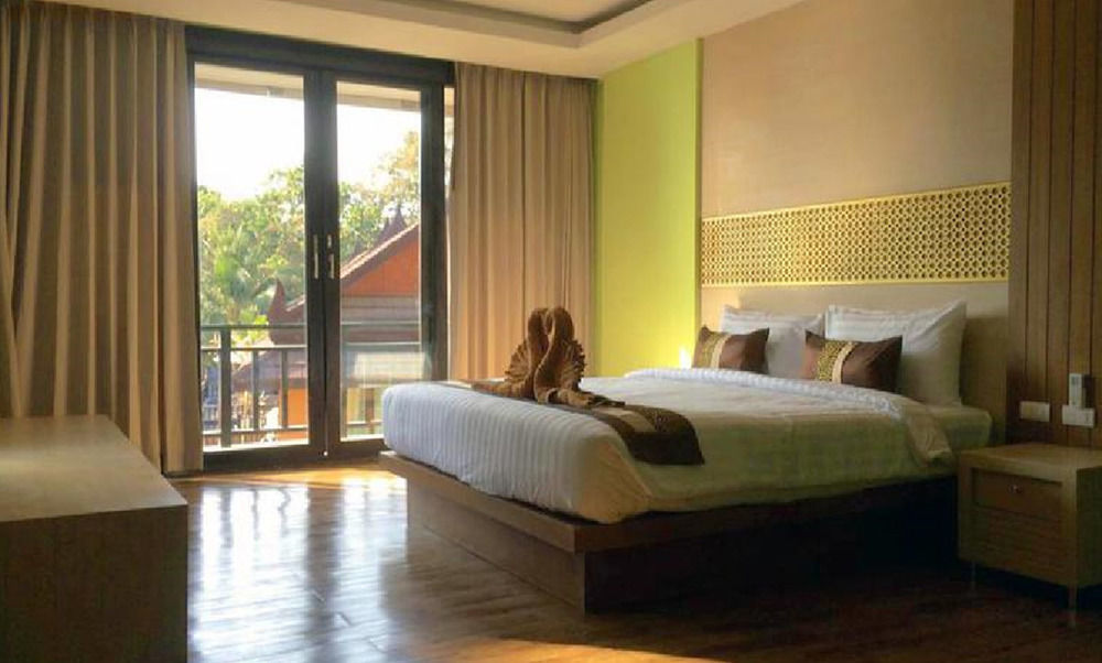 Phi Phi Long Beach Resort & Villa Exterior photo
