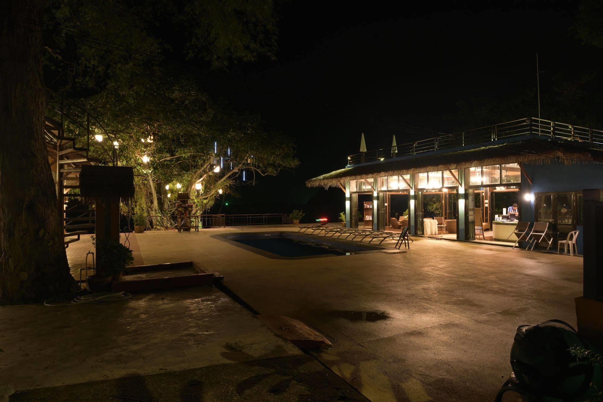 Phi Phi Long Beach Resort & Villa Exterior photo